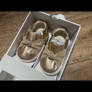 Robeez 12-18 month rose gold shoe